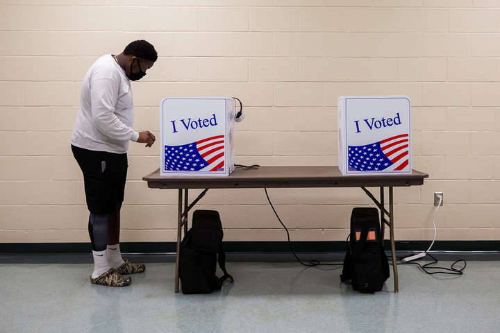 Вибори у США: достроково проголосували вже понад 68 млн осіб