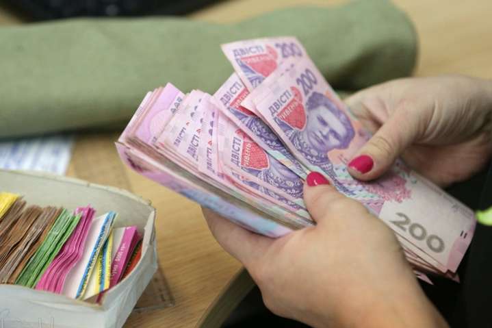Пенсионеры останутся без повышения: кому из украинцев не увеличат выплаты