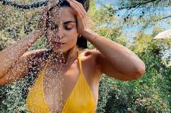  33-летняя певица Настя Каменских похвасталась натуральной красотой 
  