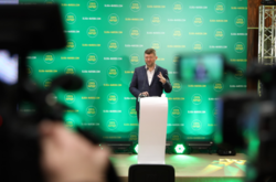 Голова партії Олександр Корнієнко зазначив, що попри зафіксовані порушення й низьку явку (36,88%) вибори пройшли демократично