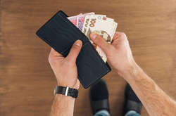 Карантин відобразився на зарплатах у Києві та області: де платять більше