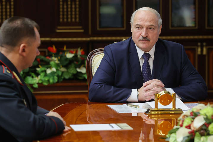 Лукашенко вирішив закрити кордони Білорусі