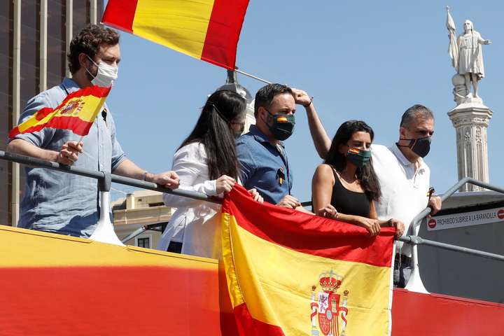 Іспанія продовжила надзвичайний стан до травня 2021 року