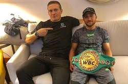 «Проблема була у Василеві». Усик вперше прокоментував поразку Ломаченка