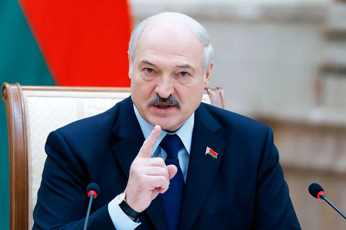 «Повинні піти як мінімум без рук». Лукашенко погрожує протестувальникам