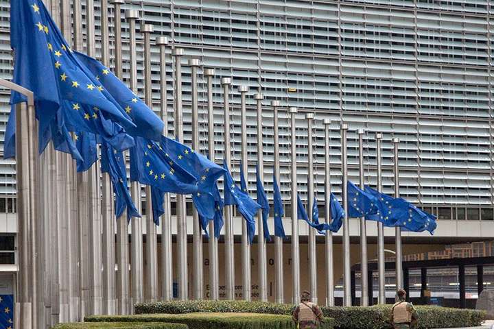 У Європарламенті закликають Україну діяти всупереч рішенню Конституційного суду