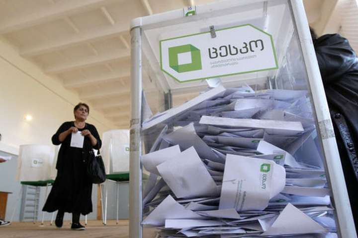 У Грузії стверджують, що Україна сама скасувала приліт спостерігачів за виборами