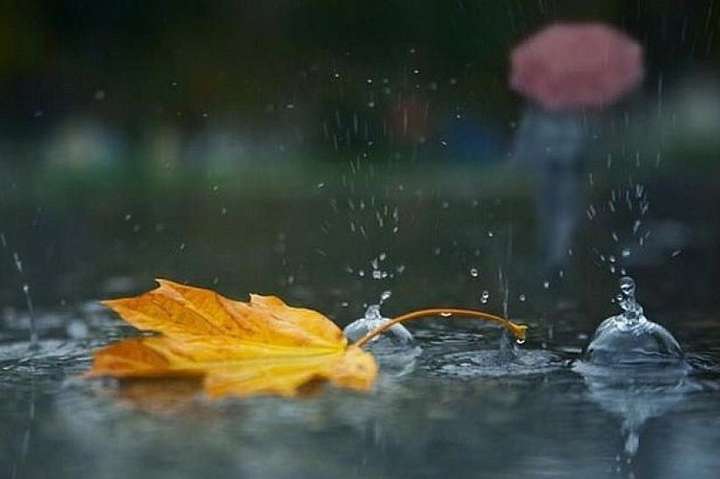 Прогноз погоди: в останній день жовтня в Україні дощитиме