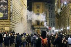В Італії поліція жорстко затримує учасників протестів проти коронавірусного локдауну