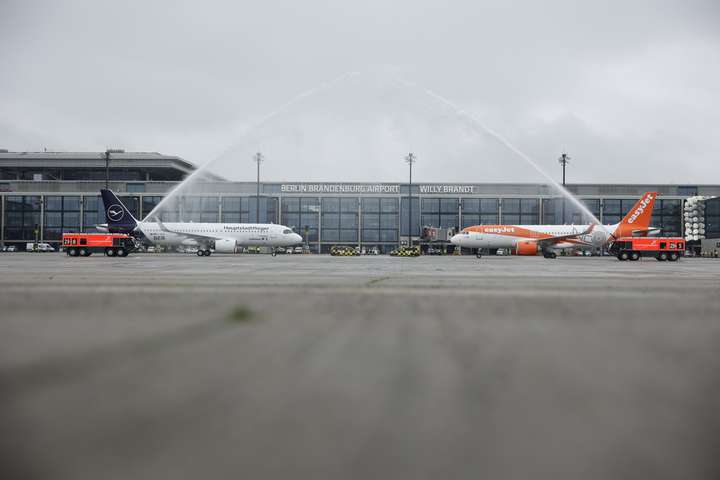 У Берліні відкрили аеропорт із запізненням у дев'ять років