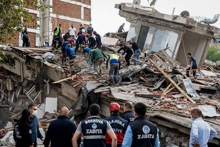 Землетрус в Ізмірі: з-під завалів врятували понад 100 осіб