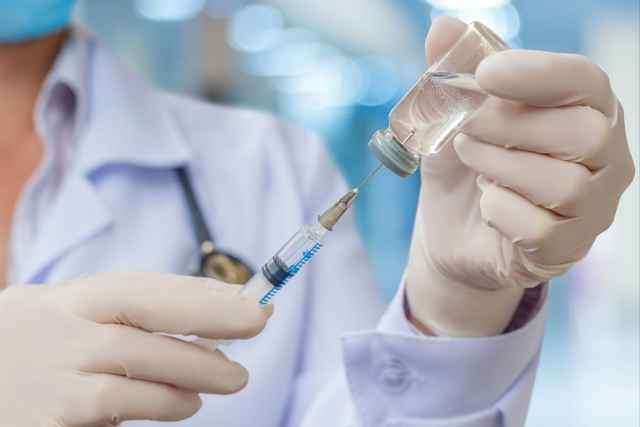 Ізраїль почав випробування вакцини від коронавірусу на людях
