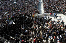 В открытом гробу и с поцелуями: в Черногории простились с митрополитом, умершим от коронавируса