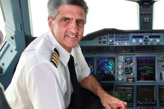 Пілот, врятувавши життя 469 пасажирам, втратив роботу через Covid-19