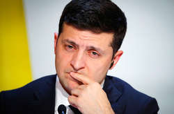 Зеленский настоятельно попросил «Слуг народа» поддержать увольнение судей КСУ 