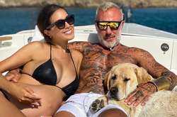  53-летний Джанлука Вакки тщательно подготовился к возвращению 25-летней Шэрон Фонсека из роддома 
  