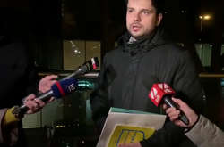 «Хоть стреляйте»: нардепы заявили, что не поддержат закон Зеленского о роспуске КСУ