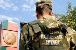 З 1 листопада Білорусь офіційно тимчасово призупинила перетин кордону для в'їзду іноземних громадян