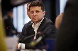 Голосование за разгон КСУ: как Зеленский будет рассчитываться с олигархами за поддержку?