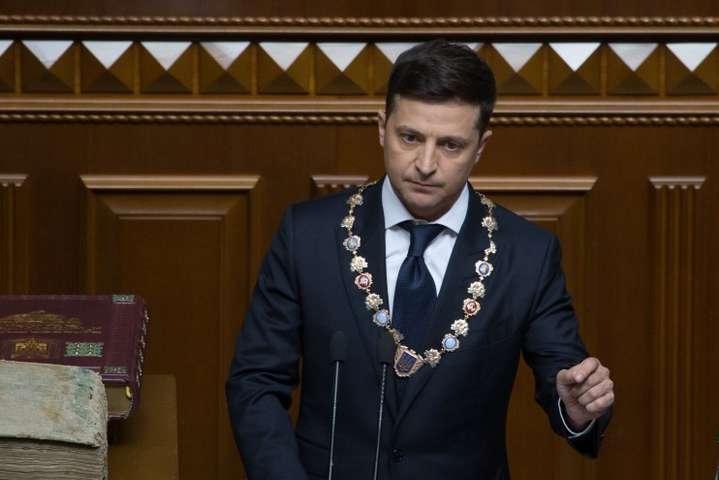 Зеленський допустив розпуск Ради, якщо не буде знайдено вихід з кризи навколо КСУ