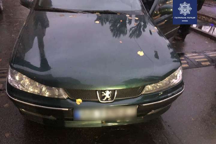 П’яний утікач на Peugeot розбив автомобіль поліції (фото)