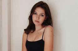 19-летняя дочь Веры Брежневой повторила легендарный секси-образ (фото)