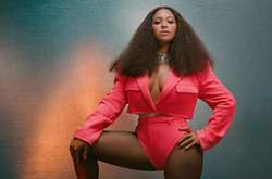  39-летняя американская певица Бейонсе порадовала поклонников 
  