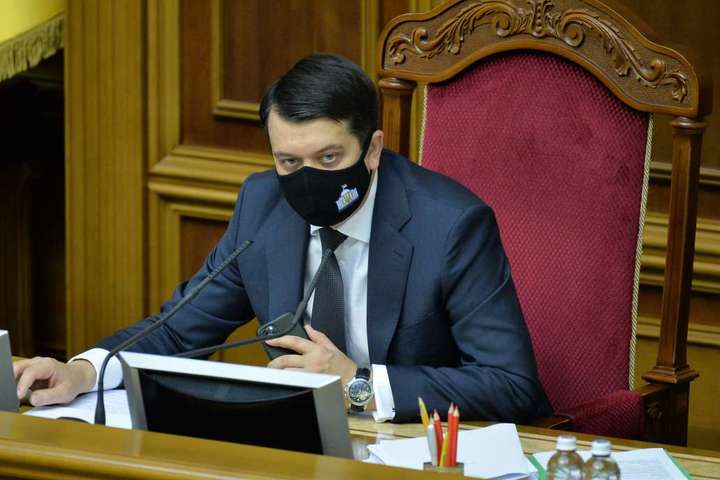 Комітет підтримав законопроект Разумкова щодо КС, пропозицію Зеленського проігнорували