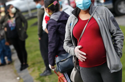 Дослідження CDC виявило, що вагітні жінки частіше потрапляють у відділення інтенсивної терапії після діагнозу Сovid-19