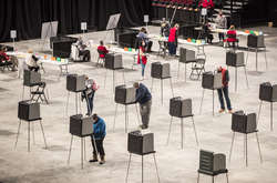 Суд встановив поштовій службі США дедлайн по доставці виборчих бюлетенів