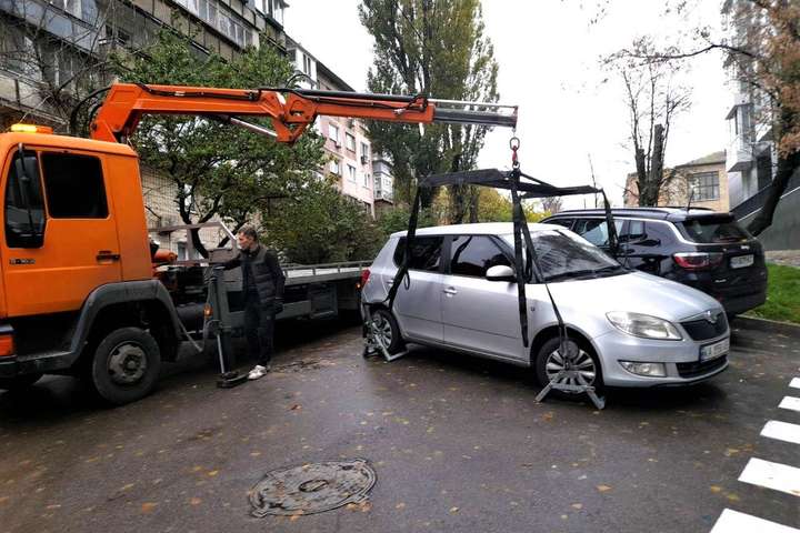 За жовтень «герої парковки» сплатили до бюджету Києва понад 2 млн грн штрафів