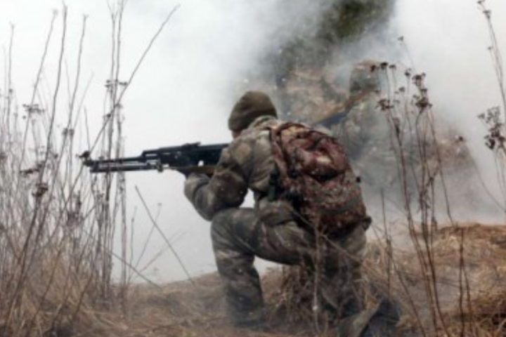 Окупанти на Донбасі запустили безпілотник і двічі обстріляли українських захисників