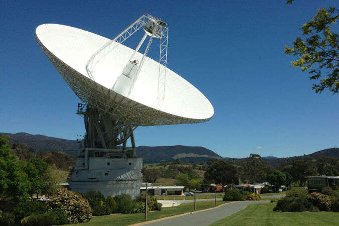 NASA відновило зв'язок з космічним зондом Voyager 2