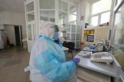 За весь час пандемії в Україні захворіло 430 467 осіб