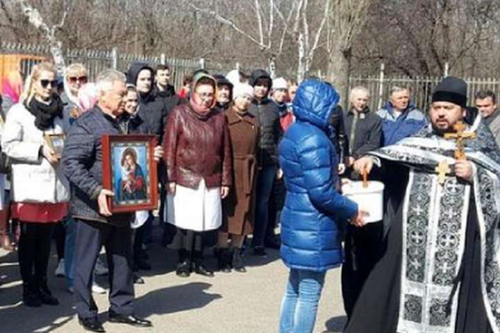 Письма из Луганска. Золотое время для похоронных бюро