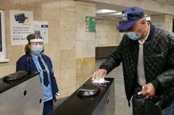 Вхід в метро без захисних масок заборонено