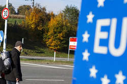 Макрон закликав переглянути правила Шенгену