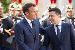 Зеленський і Макрон обговорили телефоном зустріч у «нормандському форматі»