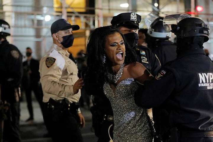 Поліція почала затримувати протестувальників в Нью-Йорку