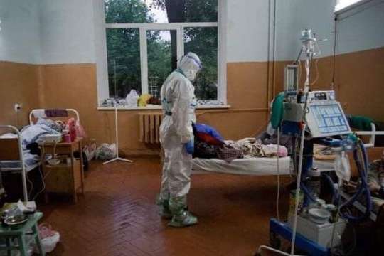 На Буковині місцева влада тисне на лікарку через правду про умови роботи з хворими на Сovid-19