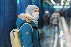 Нещодавно уряд Латвії дозволив штрафувати людей, які не носять маски у громадських місцях. Розмір штрафу коливатиметься від 10 до 50 євро