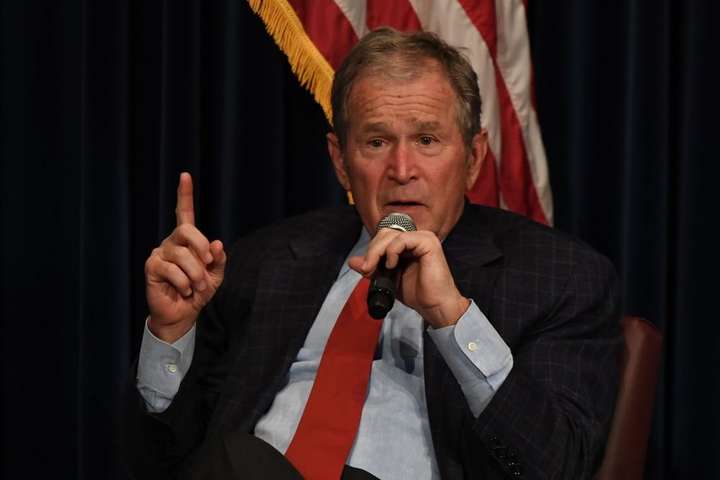 Експрезидент США Буш зауважив, що Трамп має право домагатися перерахунку голосів