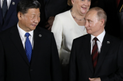 Шанувальники Трампа вважають, що Байдена варто буде вітати з перемогою після проведення американських правових процедур