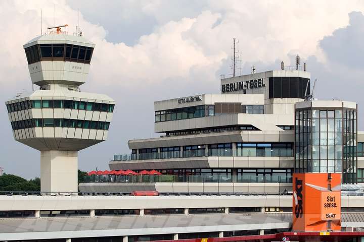 У Берліні після 60 років роботи закрили аеропорт Тегель