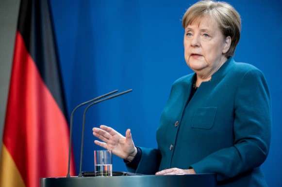Меркель заявила, що рада співпрацювати з Байденом