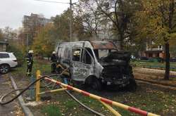 Внаслідок пожежі автомобіль згорів повністю