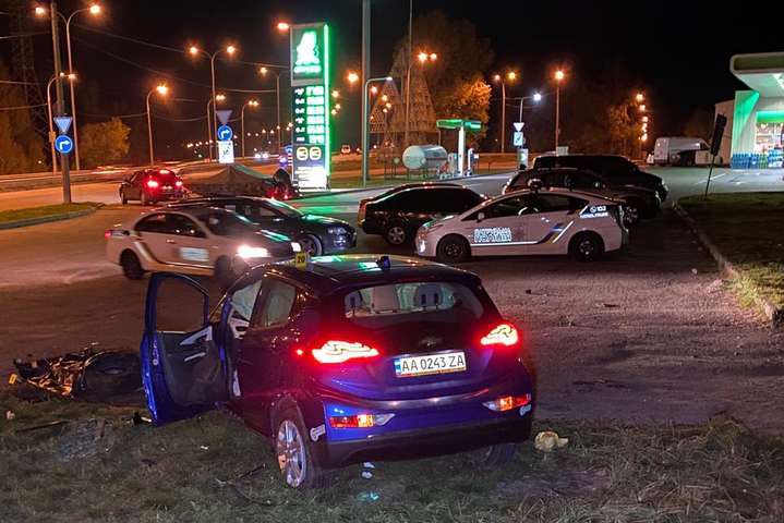 На Оболони Chevrolet сбил насмерть сотрудницу полиции (фото)