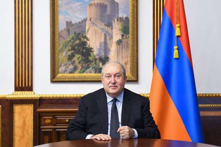 Президент Вірменії: Я дізнався про «припинення війни» у Карабасі з преси