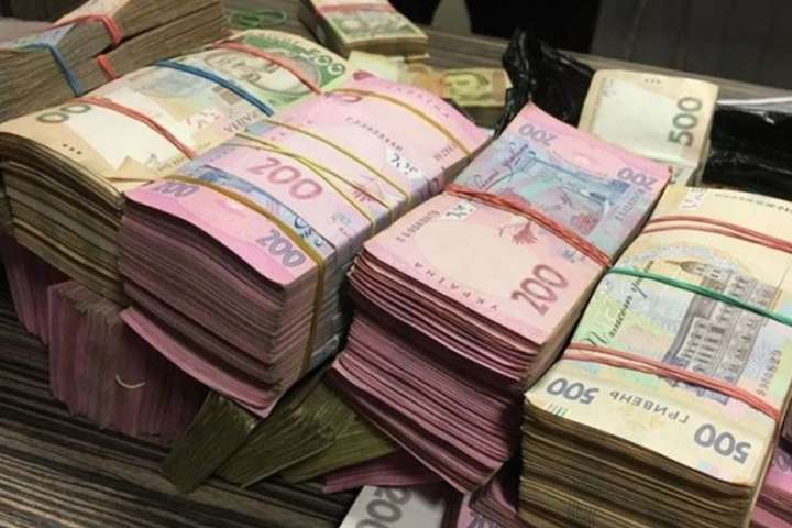 Ексчиновниця банку в Києві підозрюється у привласненні 12 млн грн 