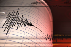 Епіцентр землетрусу був розташований на відстані 50 км на південний захід від Скоп’є на глибині 8,5 км